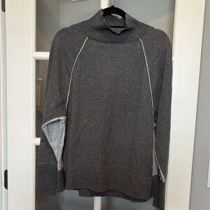 Vineyard Vines Women's two tone Gray Turtleneck Sweater